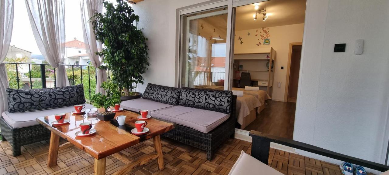 Luxurious Three Bedrooms Apartment With Two Terraces Kaštela Exterior foto