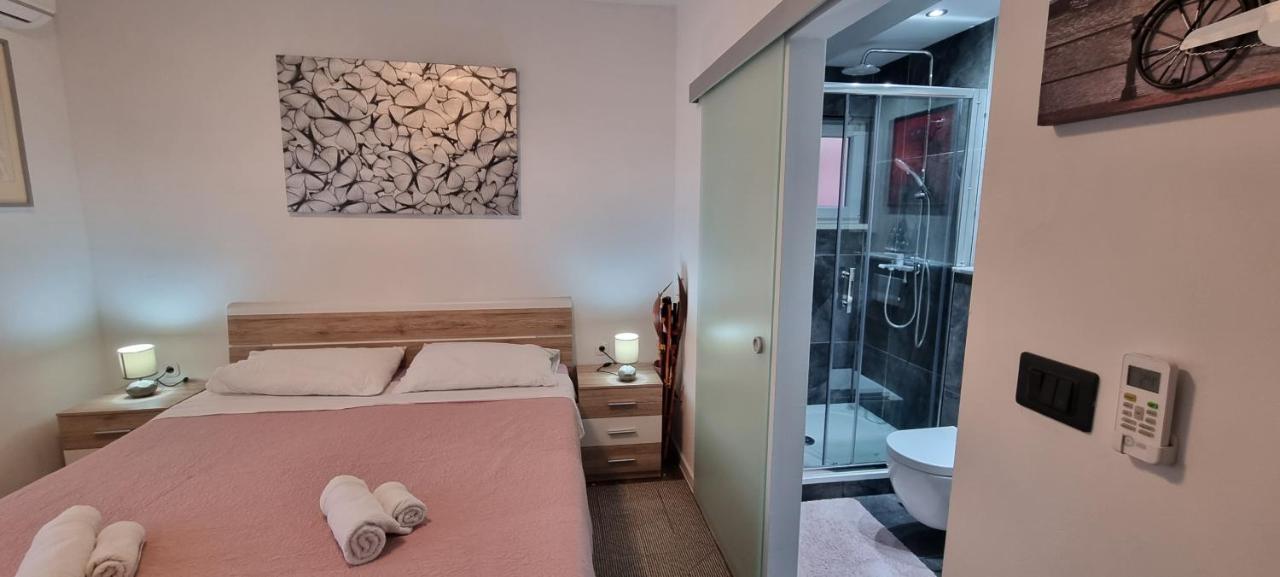 Luxurious Three Bedrooms Apartment With Two Terraces Kaštela Exterior foto